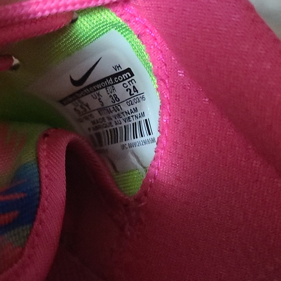 Nike Roche - Picture 4 of 6